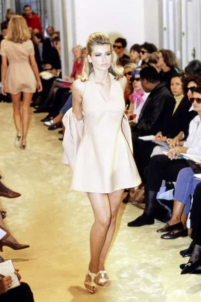 Look 11
